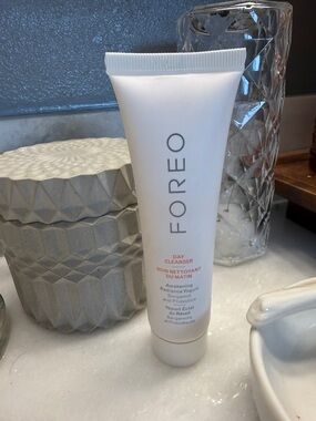 FOREO Day Cleanser - White Tube Gentle Morning Cleanser